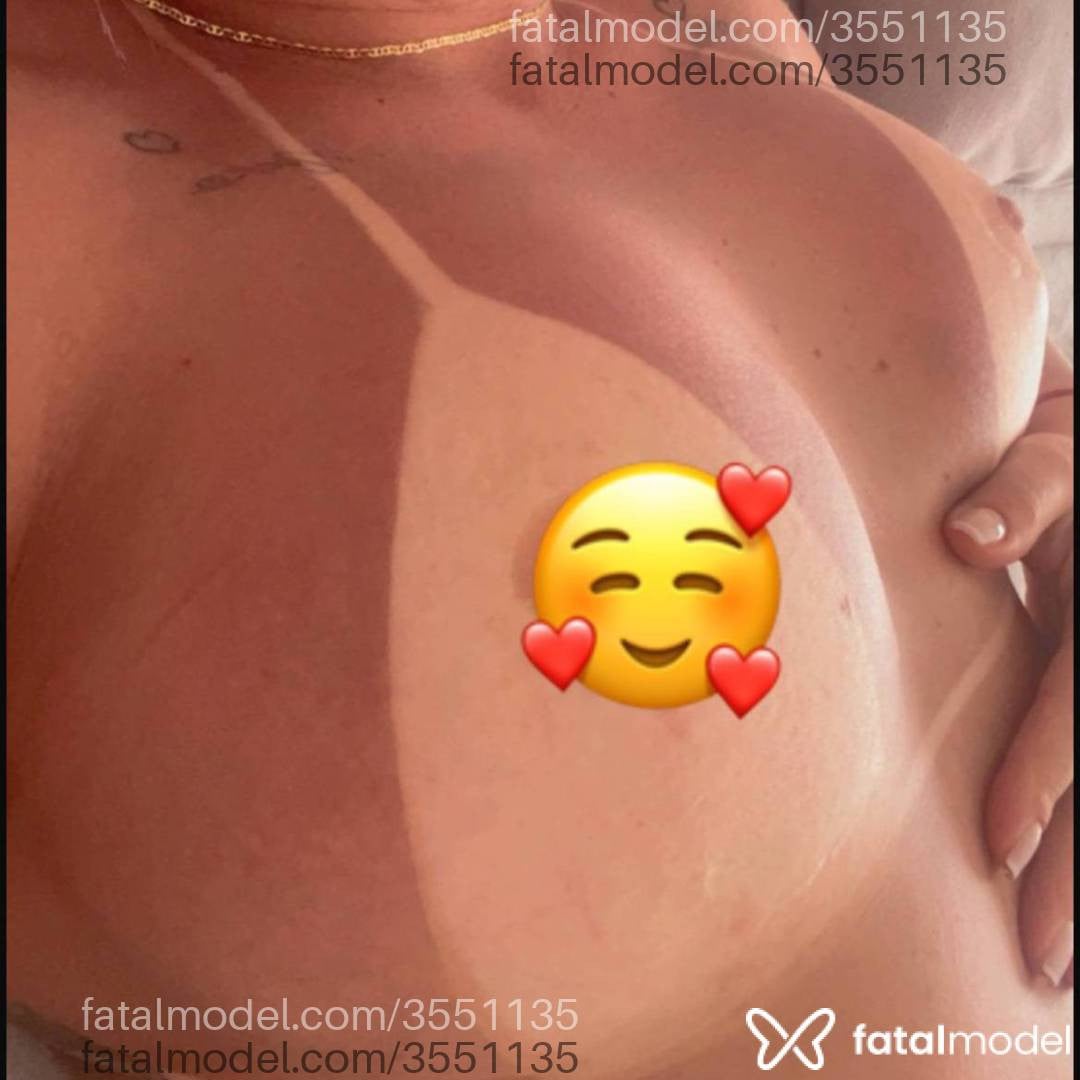 Acompanhante mulher loira (o) de olhos mel - Eduarda