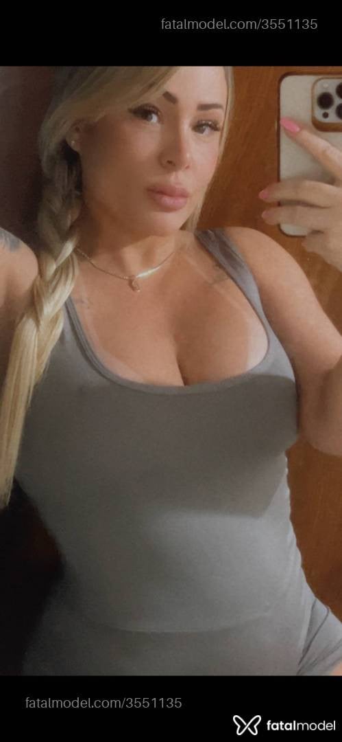 Acompanhante mulher loira (o) de olhos mel - Eduarda