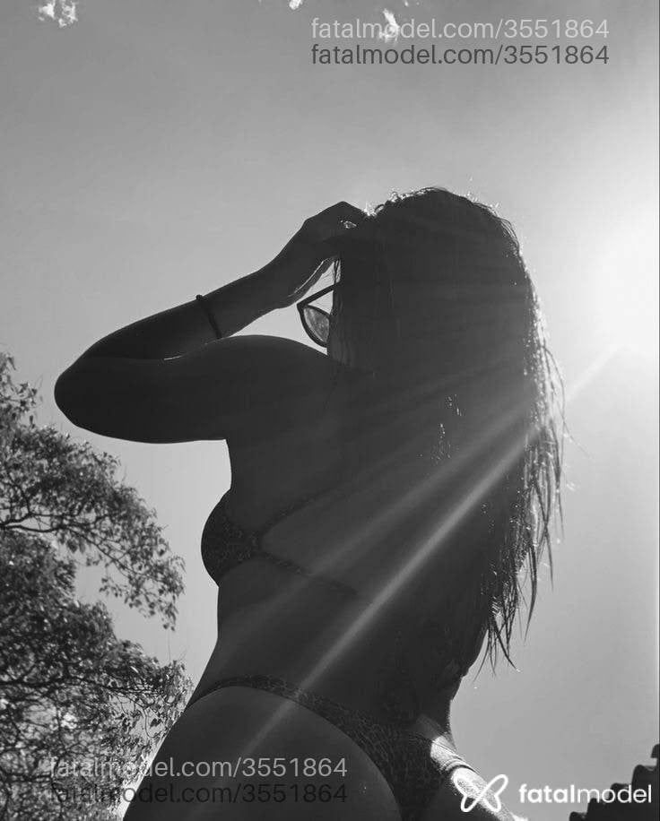 Acompanhante mulher morena (o) de olhos castanhos - Bruna