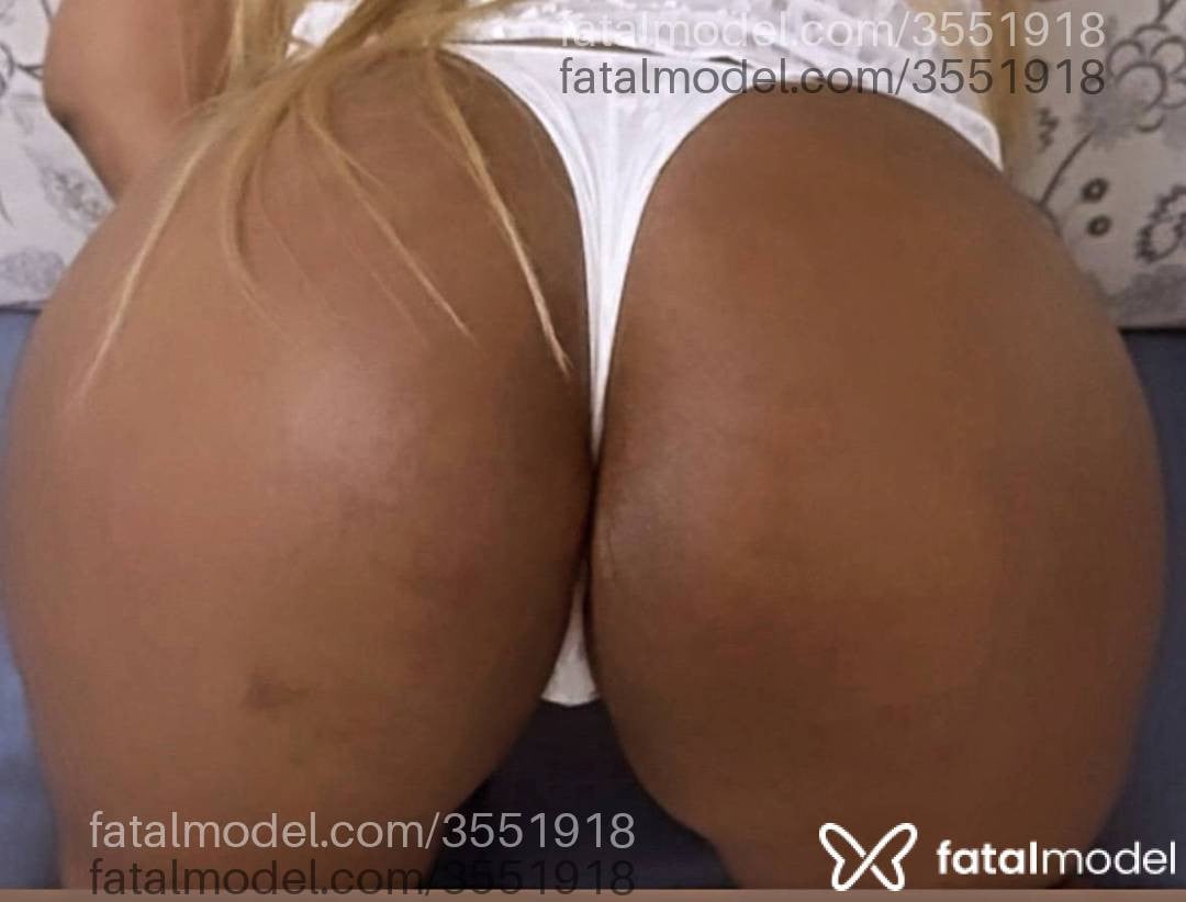 Acompanhante mulher loira (o) de olhos castanhos - Bruna Angel