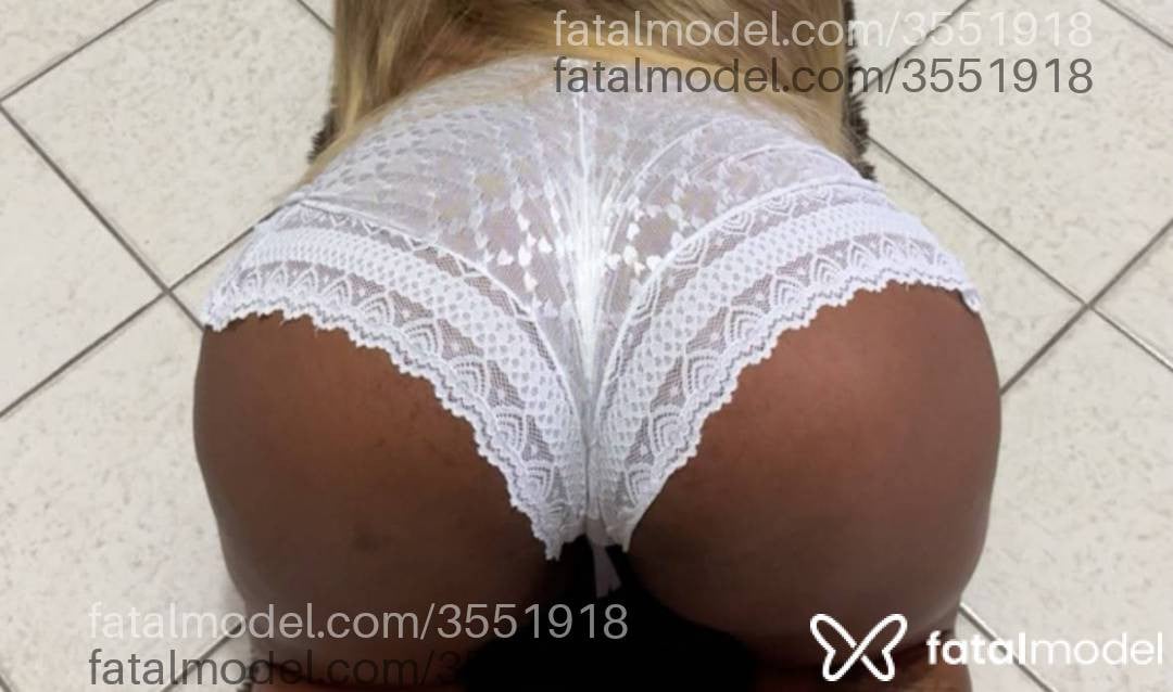 Acompanhante mulher loira (o) de olhos castanhos - Bruna Angel