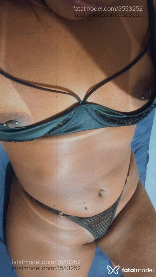Acompanhante mulher morena (o) de olhos pretos - Rebeca