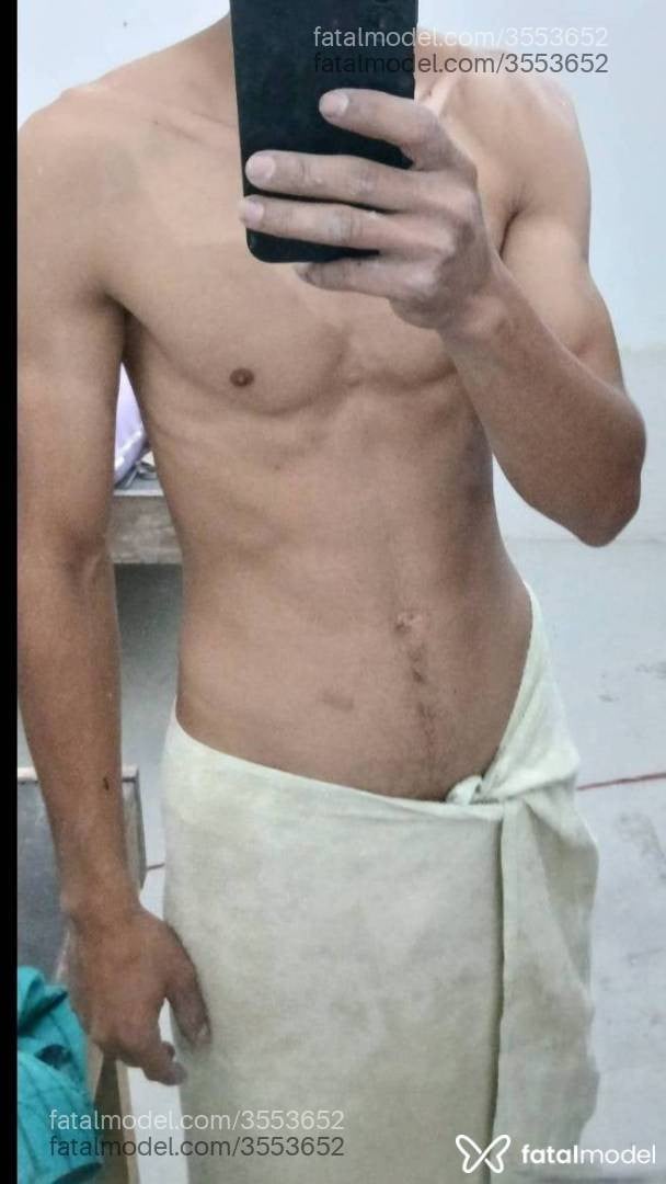 Acompanhante homem com cabelo castanho de olhos mel - Raulll