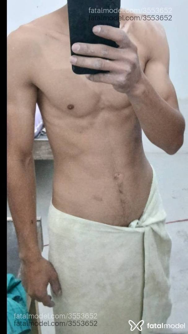 Acompanhante homem com cabelo castanho de olhos mel - Raulll