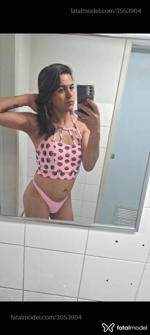 Acompanhante mulher trans morena (o) de olhos pretos - Nicolle