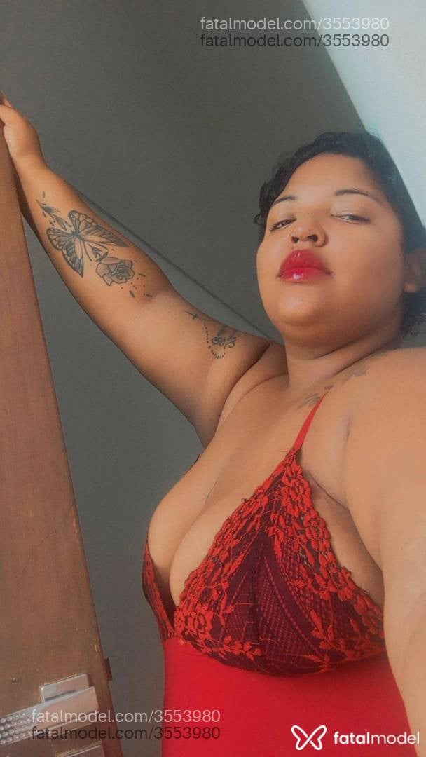 Acompanhante mulher morena (o) de olhos pretos - Luara