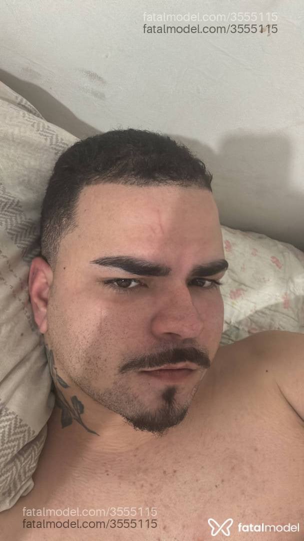 Acompanhante homem com cabelo castanho de olhos castanhos - Rodrigo Acompanhante homem com cabelo castanho de olhos castanhos - Rodrigo