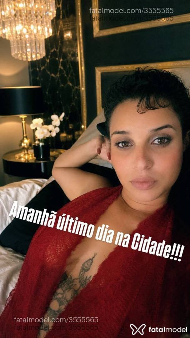 Acompanhante mulher com cabelo castanho de olhos castanhos - Clara Miranda