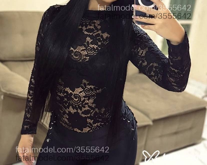 Acompanhante mulher morena (o) de olhos castanhos - Manu Santinii