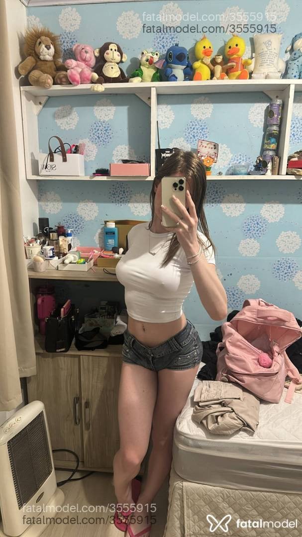 Acompanhante mulher trans loira (o) de olhos verdes - Bloom