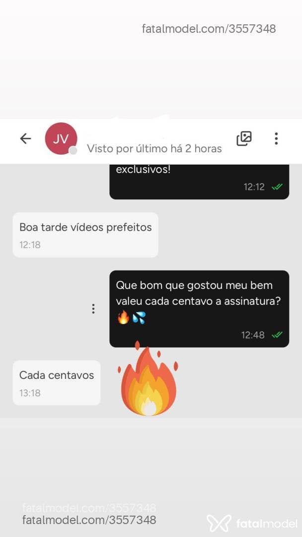 Acompanhante mulher trans com cabelo castanho de olhos castanhos - Clarice