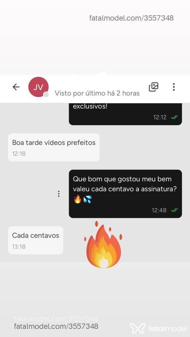 Acompanhante mulher trans com cabelo castanho de olhos castanhos - Clarice