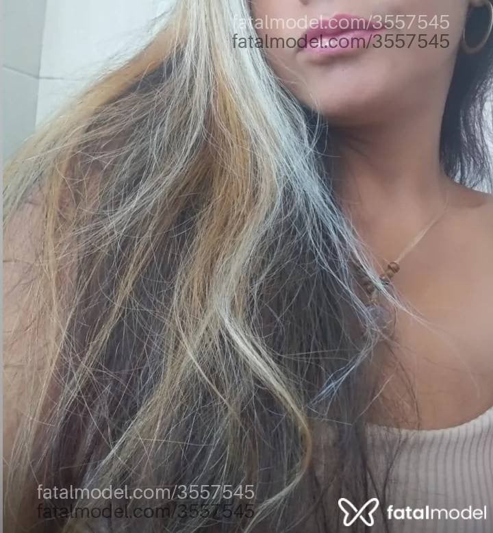 Acompanhante mulher loira (o) de olhos castanhos - Aurea Scarlet