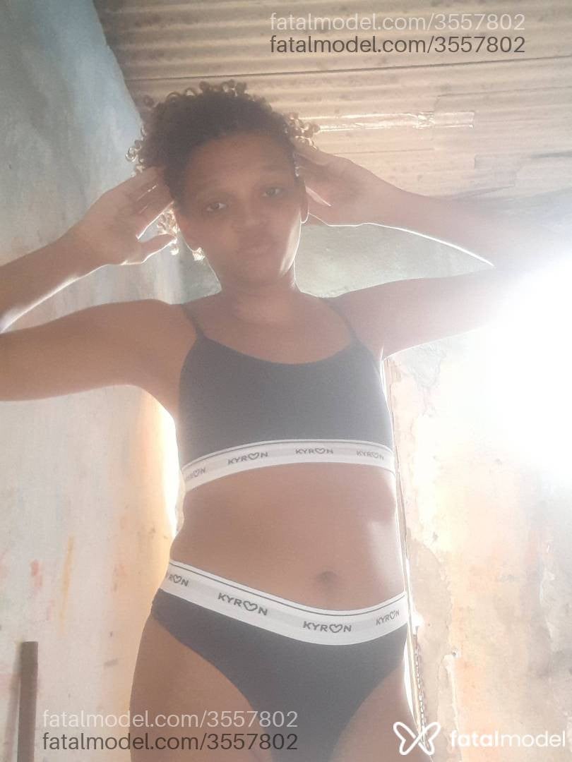 Acompanhante mulher morena (o) de olhos pretos - Kate Lopeez