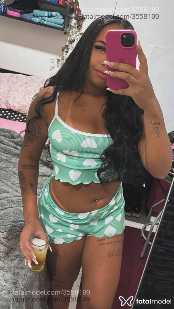 Acompanhante mulher morena (o) de olhos castanhos - Carol