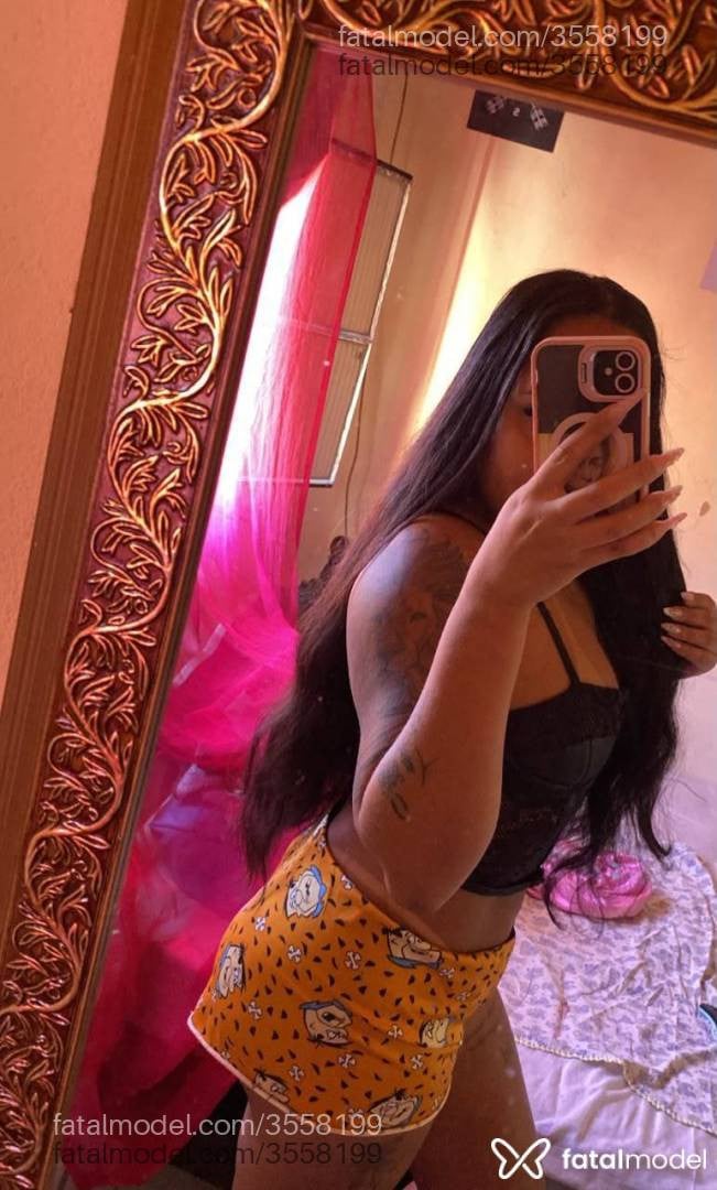 Acompanhante mulher morena (o) de olhos castanhos - Carol