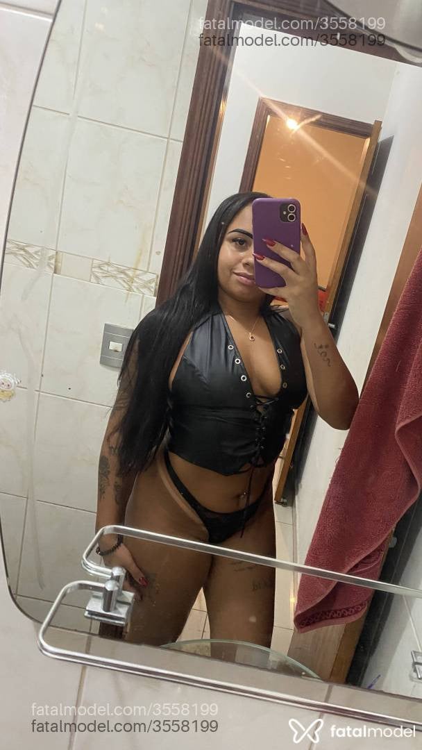 Acompanhante mulher morena (o) de olhos castanhos - Carol