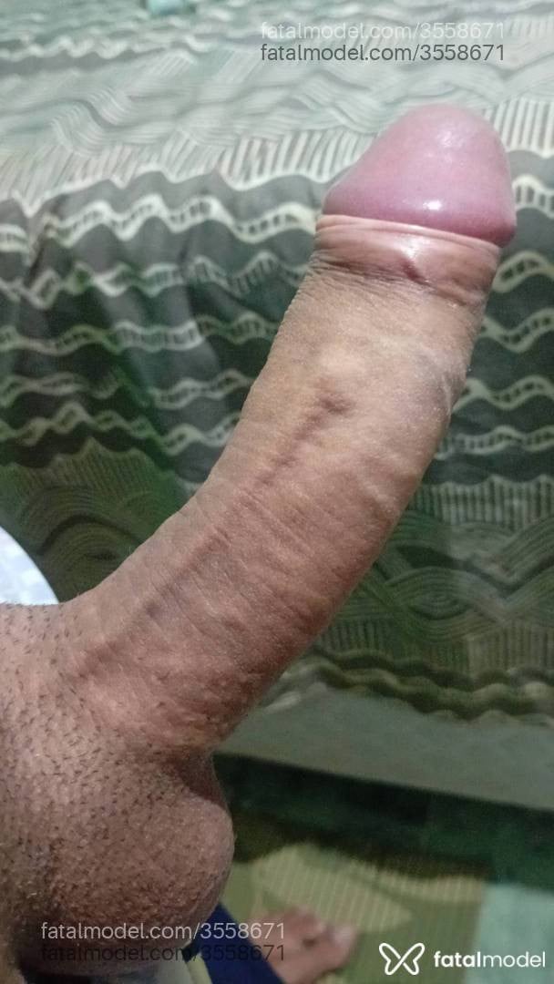 Acompanhante homem com cabelo castanho de olhos verdes - Michel