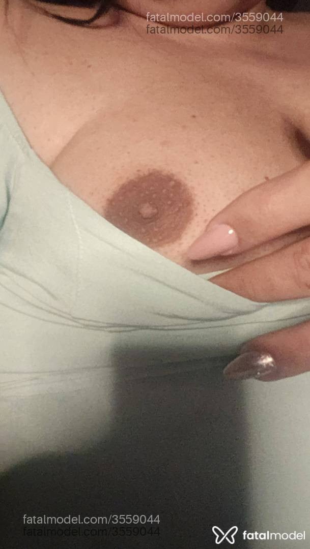 Acompanhante mulher trans morena (o) de olhos azuis - Sarah Góes