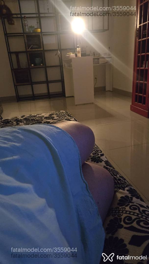Acompanhante mulher trans morena (o) de olhos azuis - Sarah Góes