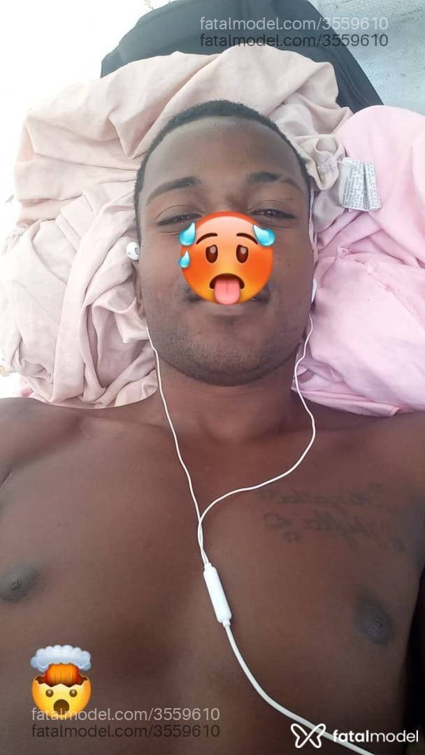 Acompanhante homem morena (o) de olhos castanhos - Gabriel