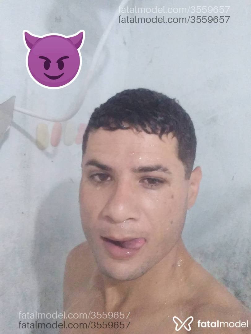 Acompanhante homem com cabelo castanho de olhos castanhos - Marcos Vinicius