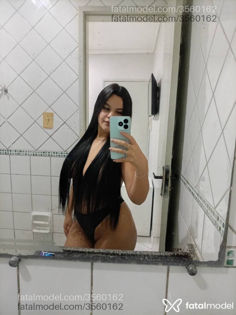 Acompanhante mulher morena (o) de olhos pretos - Rebecca
