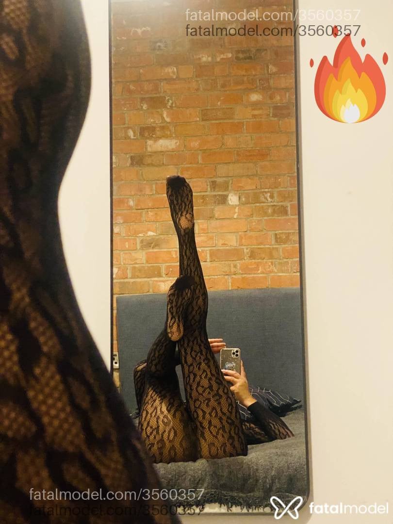 Acompanhante mulher com cabelo castanho de olhos pretos - Katie