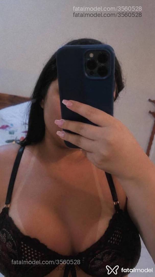 Acompanhante mulher morena (o) de olhos castanhos - Antonella
