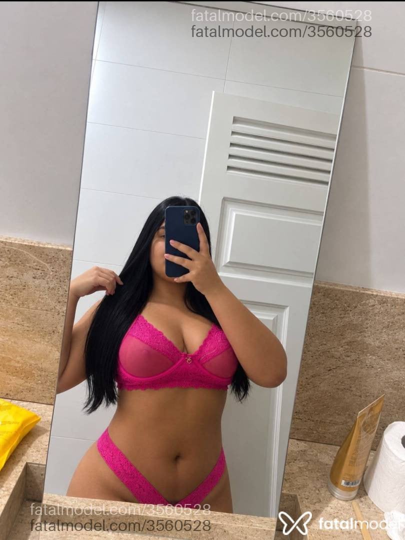 Acompanhante mulher morena (o) de olhos castanhos - Antonella