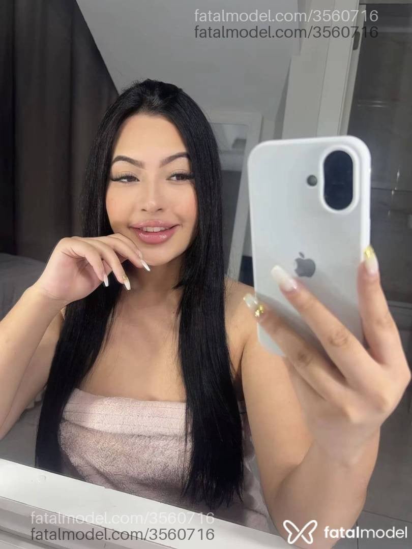 Acompanhante mulher morena (o) de olhos castanhos - Larissa Muller