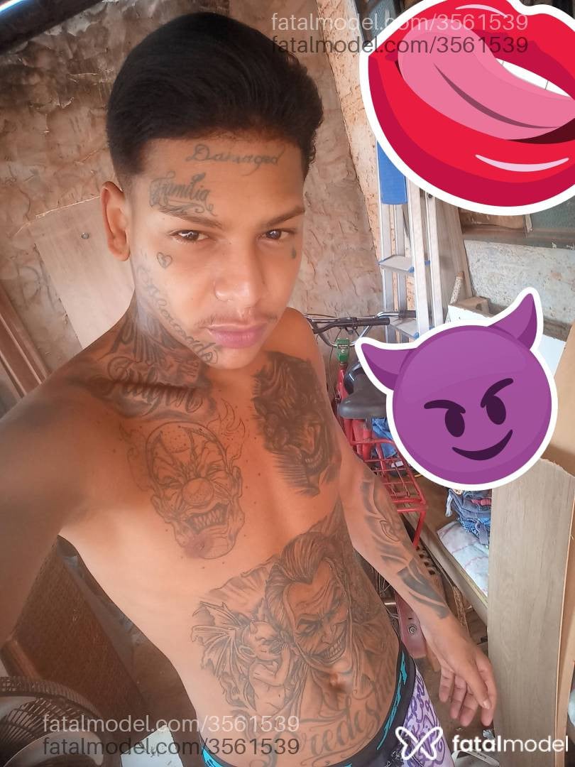 Acompanhante homem morena (o) de olhos castanhos - Zika