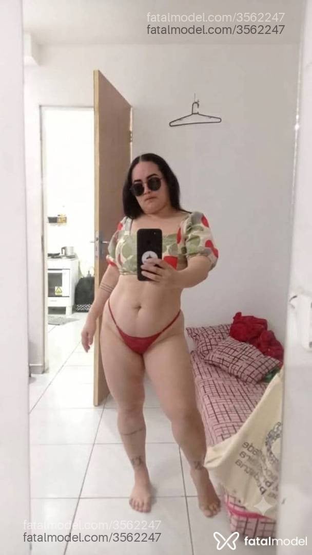Acompanhante mulher com cabelo castanho de olhos castanhos - Annegata