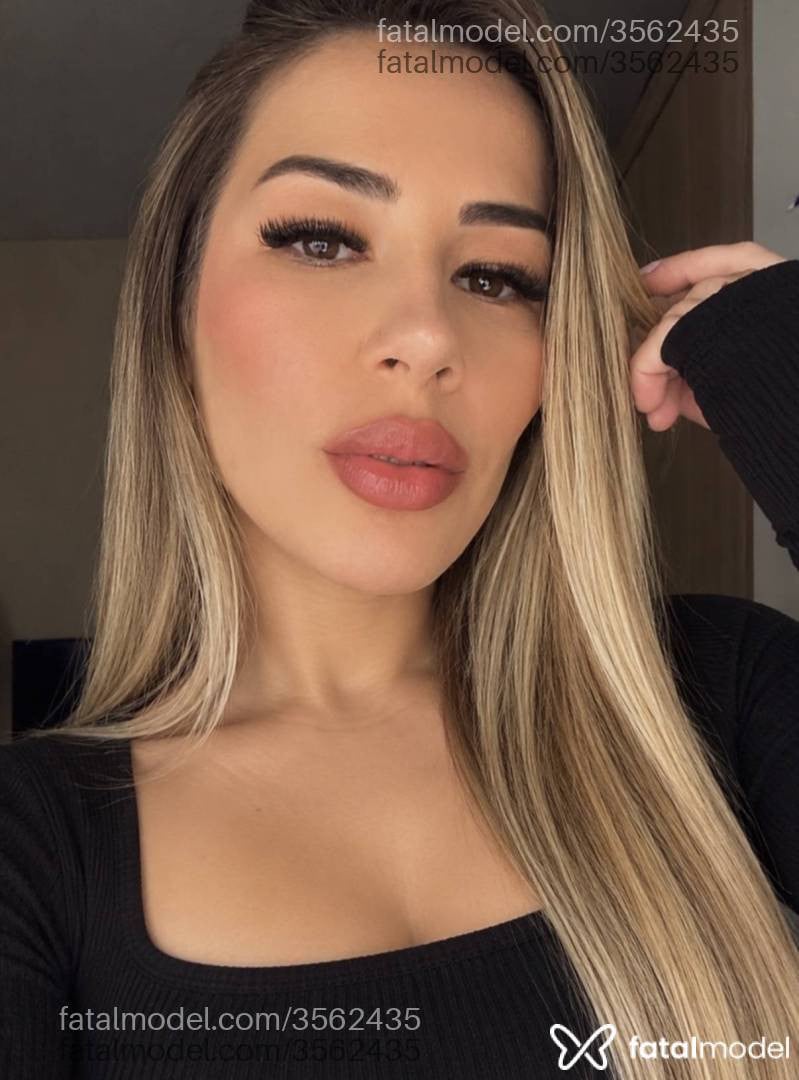 Acompanhante mulher loira (o) de olhos castanhos - Micheli Duarte