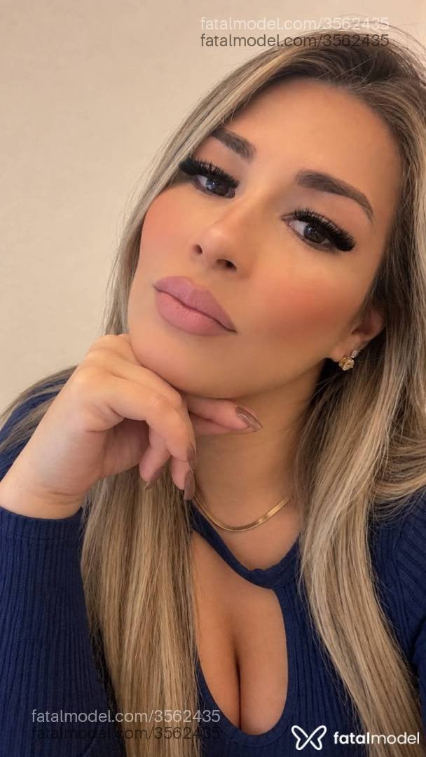 Acompanhante mulher loira (o) de olhos castanhos - Micheli Duarte