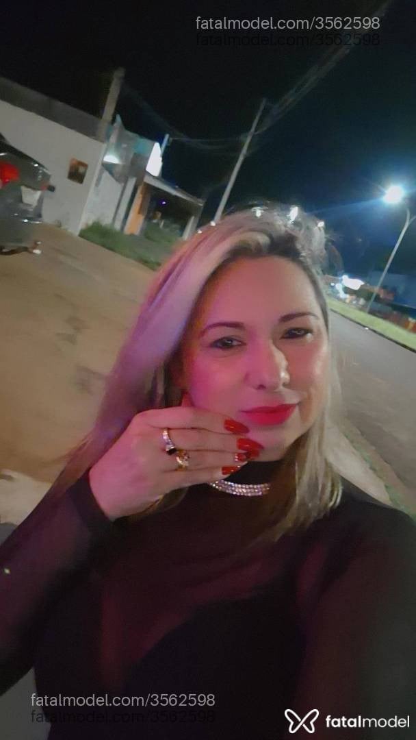Acompanhante mulher loira (o) de olhos castanhos - Sedutoratesuda