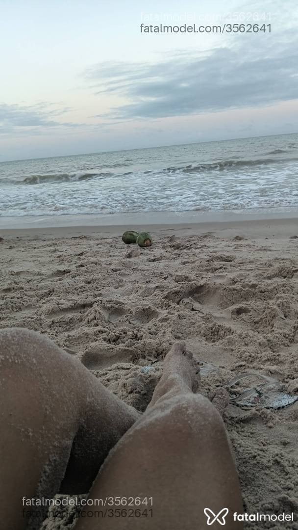 Acompanhante mulher morena (o) de olhos pretos - Maria
