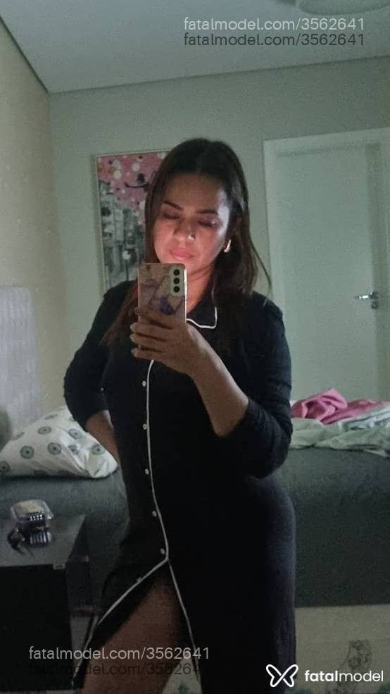 Acompanhante mulher morena (o) de olhos pretos - Maria