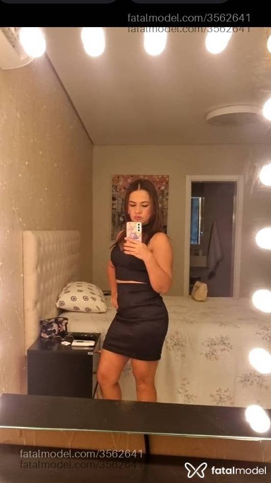 Acompanhante mulher morena (o) de olhos pretos - Maria