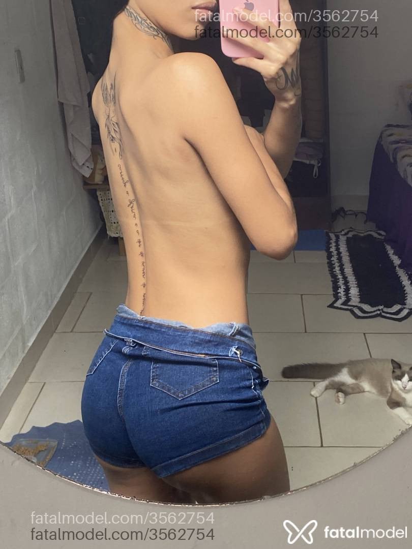 Acompanhante mulher morena (o) de olhos castanhos - Alice
