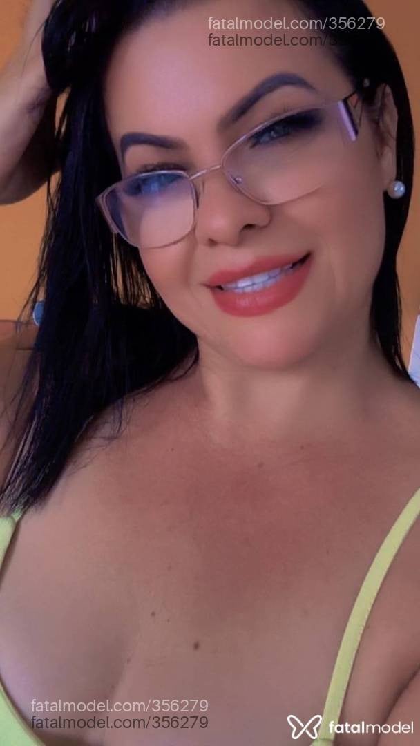 Acompanhante mulher morena (o) de olhos mel em Virtual Acompanhante mulher morena (o) de olhos mel em Virtual - Maitê Barros