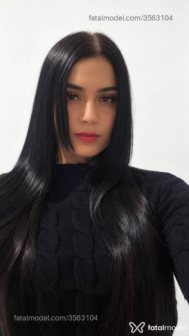 Acompanhante mulher morena (o) de olhos castanhos - Karol Santana