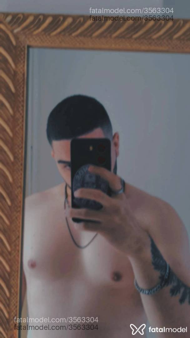 Acompanhante homem com cabelo castanho de olhos castanhos - Guilherme