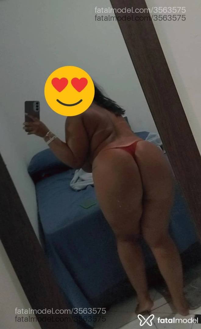 Acompanhante mulher com cabelo castanho de olhos castanhos - Alexia