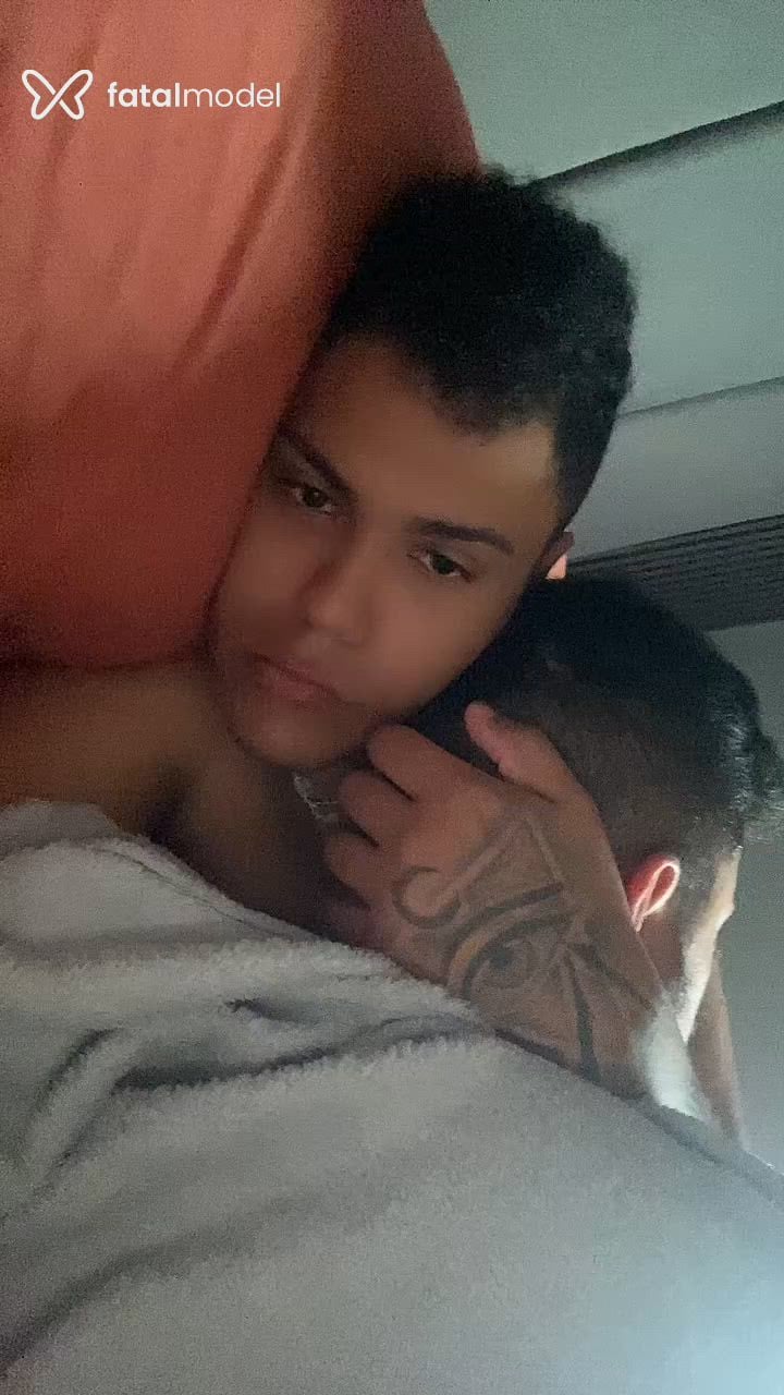 Acompanhante homem com cabelo castanho de olhos pretos - Lucas