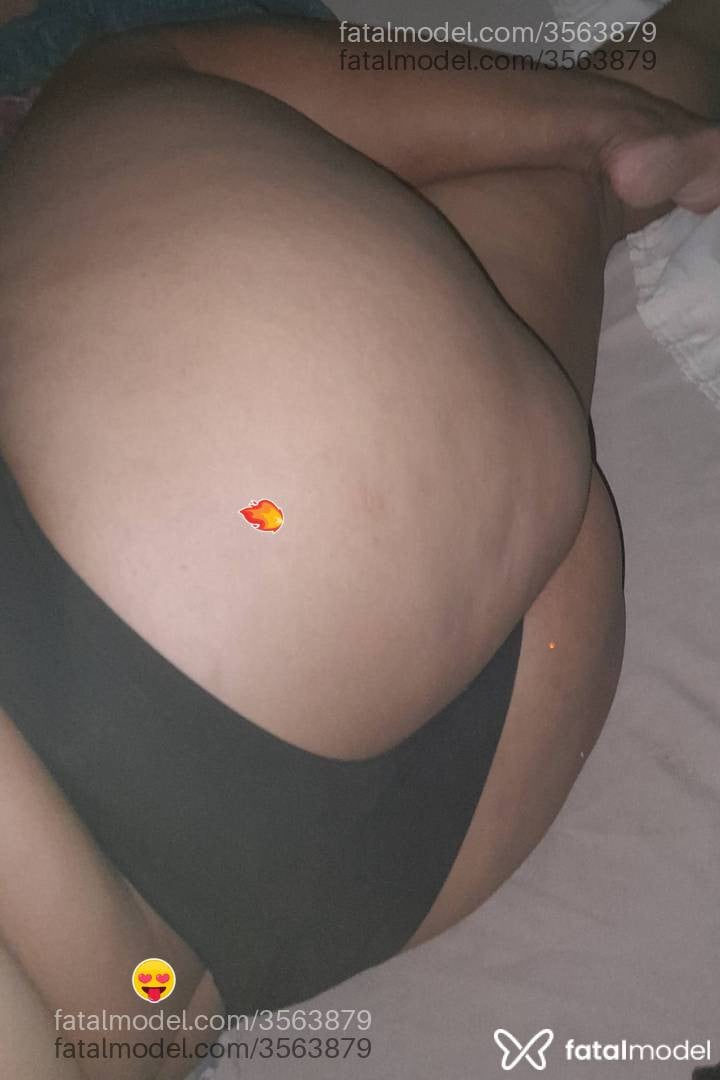 Acompanhante mulher morena (o) de olhos pretos - Lin Yué