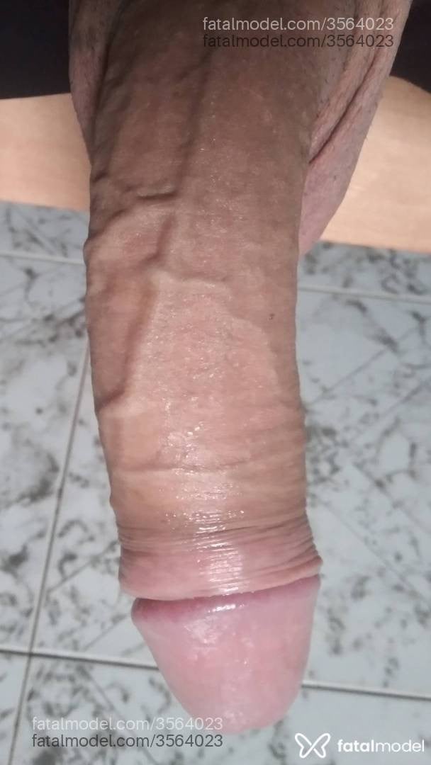 Acompanhante homem com cabelo grisalho de olhos mel - Gabriel