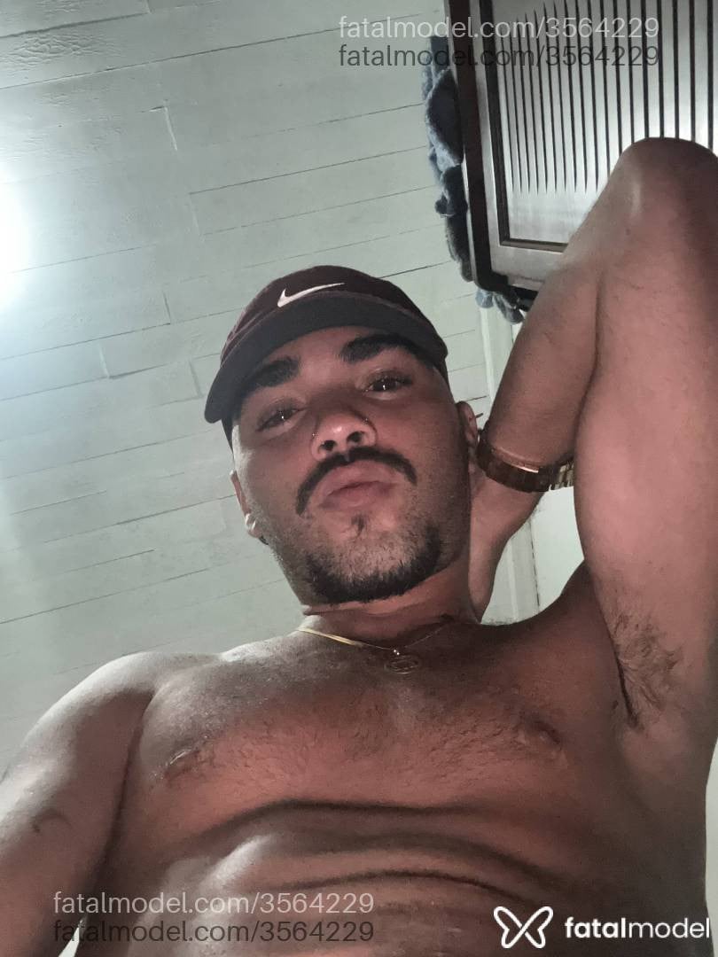 Acompanhante homem com cabelo castanho de olhos castanhos - Bielzinho