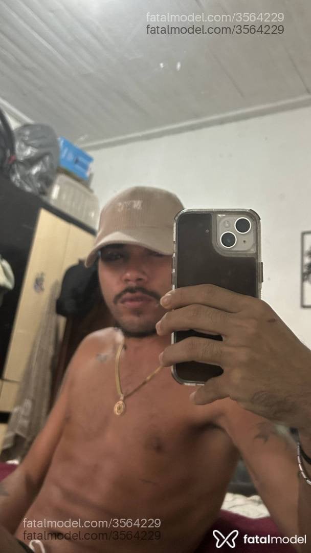 Acompanhante homem com cabelo castanho de olhos castanhos - Bielzinho