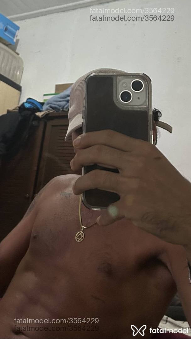 Acompanhante homem com cabelo castanho de olhos castanhos - Bielzinho